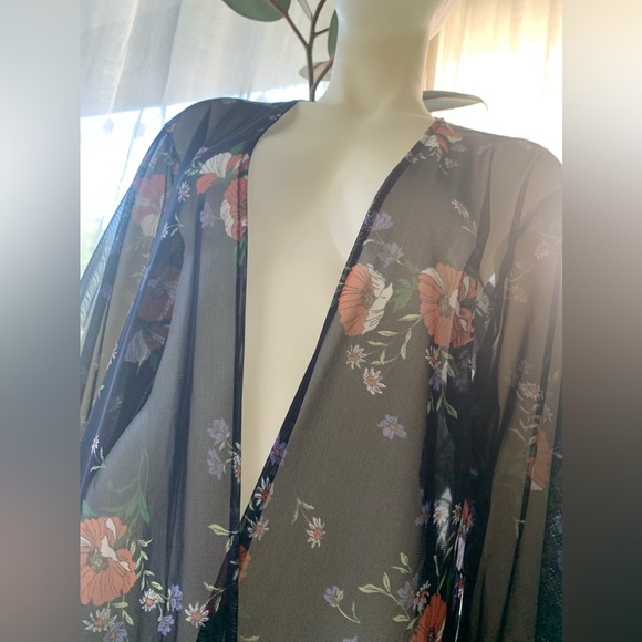 Chris and Carol Floral Poppy Printed Sheer Open Cardigan Robe Beach Size US L - Picture 3 of 9